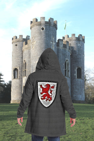 Chain Mail Print Cloak with Lion Crest