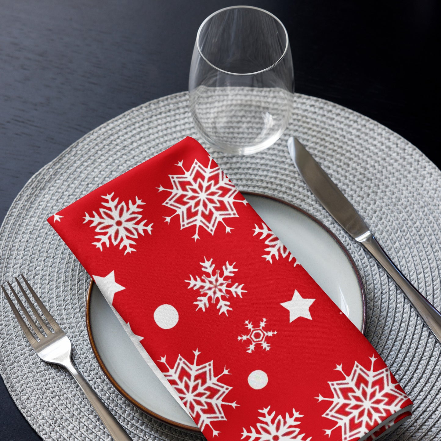 Snowflakes on Red Cloth Napkin Set