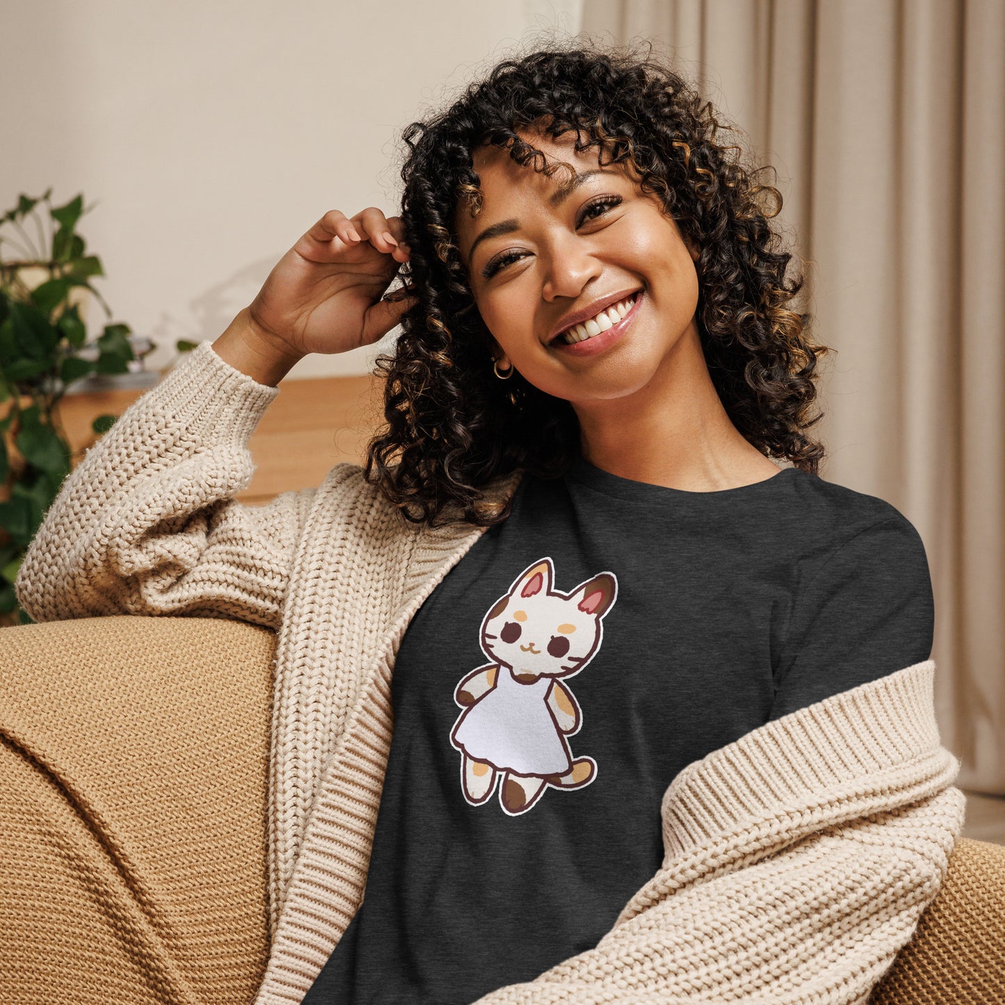 Kawaii Calico Cat in a Sun Dress Women's Relaxed T-Shirt