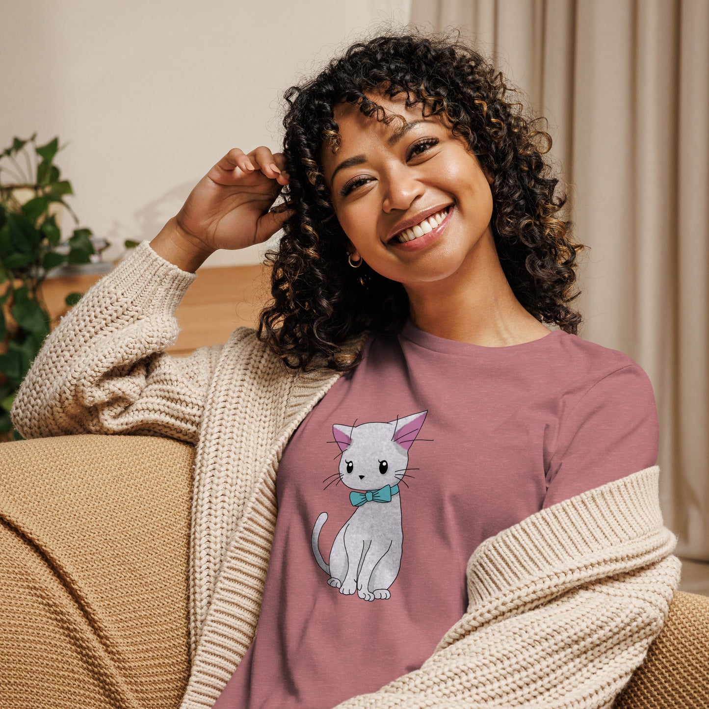 Cat with Bow Tie Women's Relaxed T-Shirt