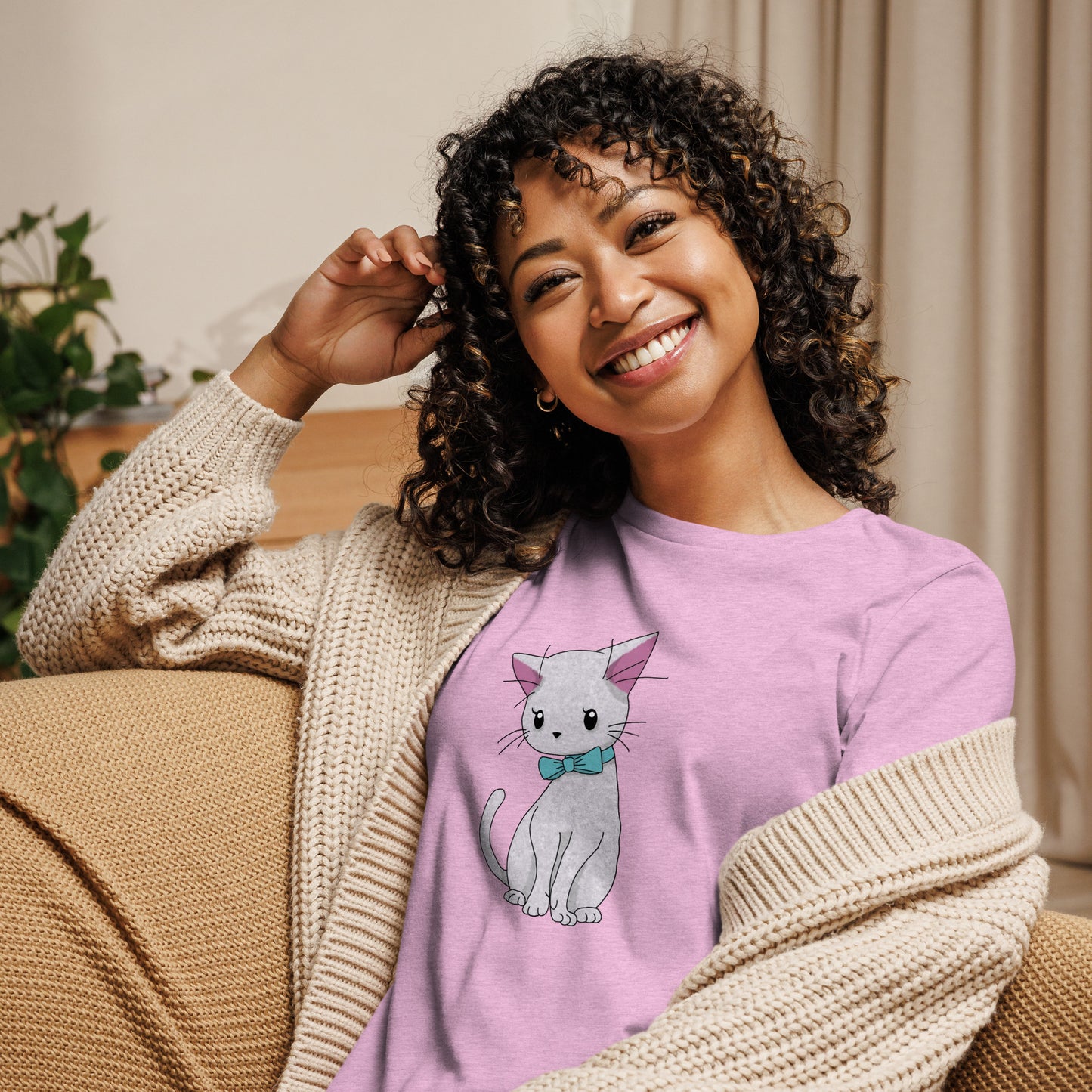 Cat with Bow Tie Women's Relaxed T-Shirt