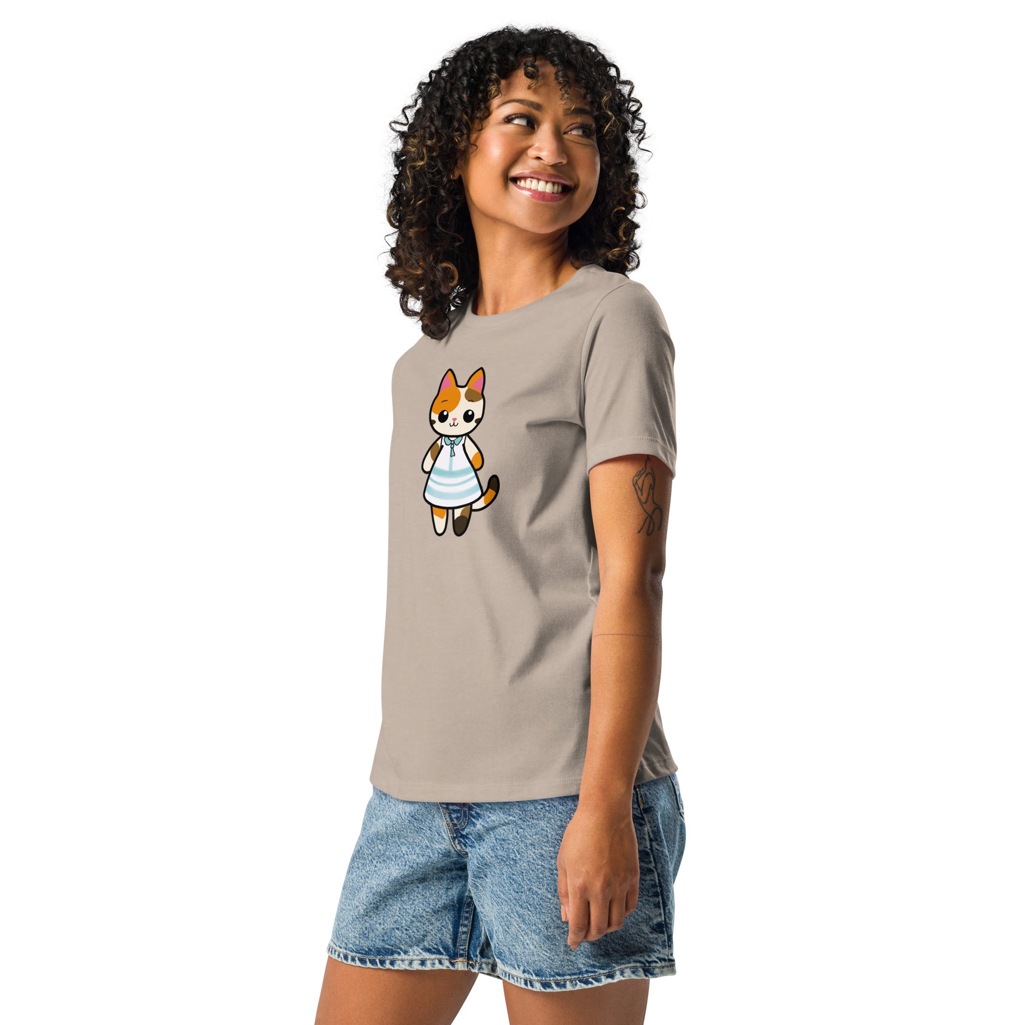 Calico Cat in Sun Dress Women's Relaxed T-Shirt