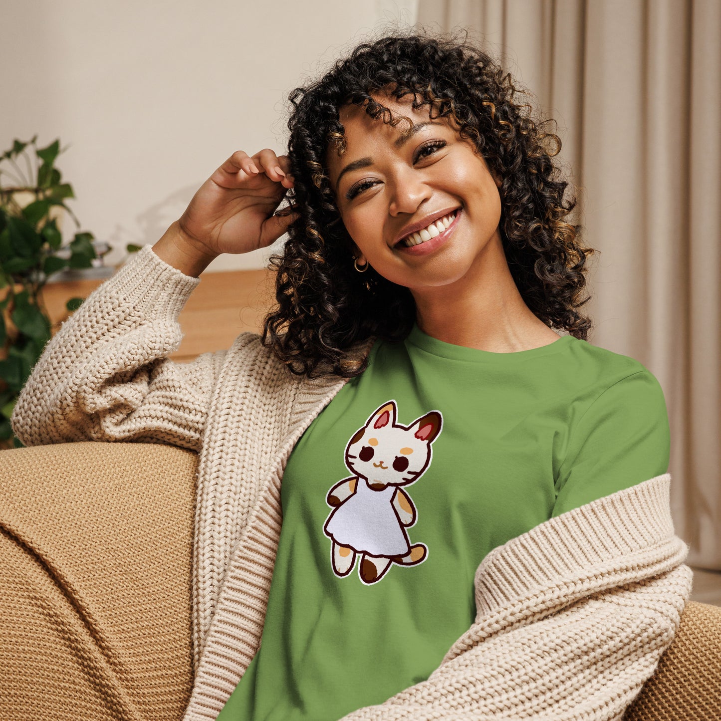 Kawaii Calico Cat in a Sun Dress Women's Relaxed T-Shirt