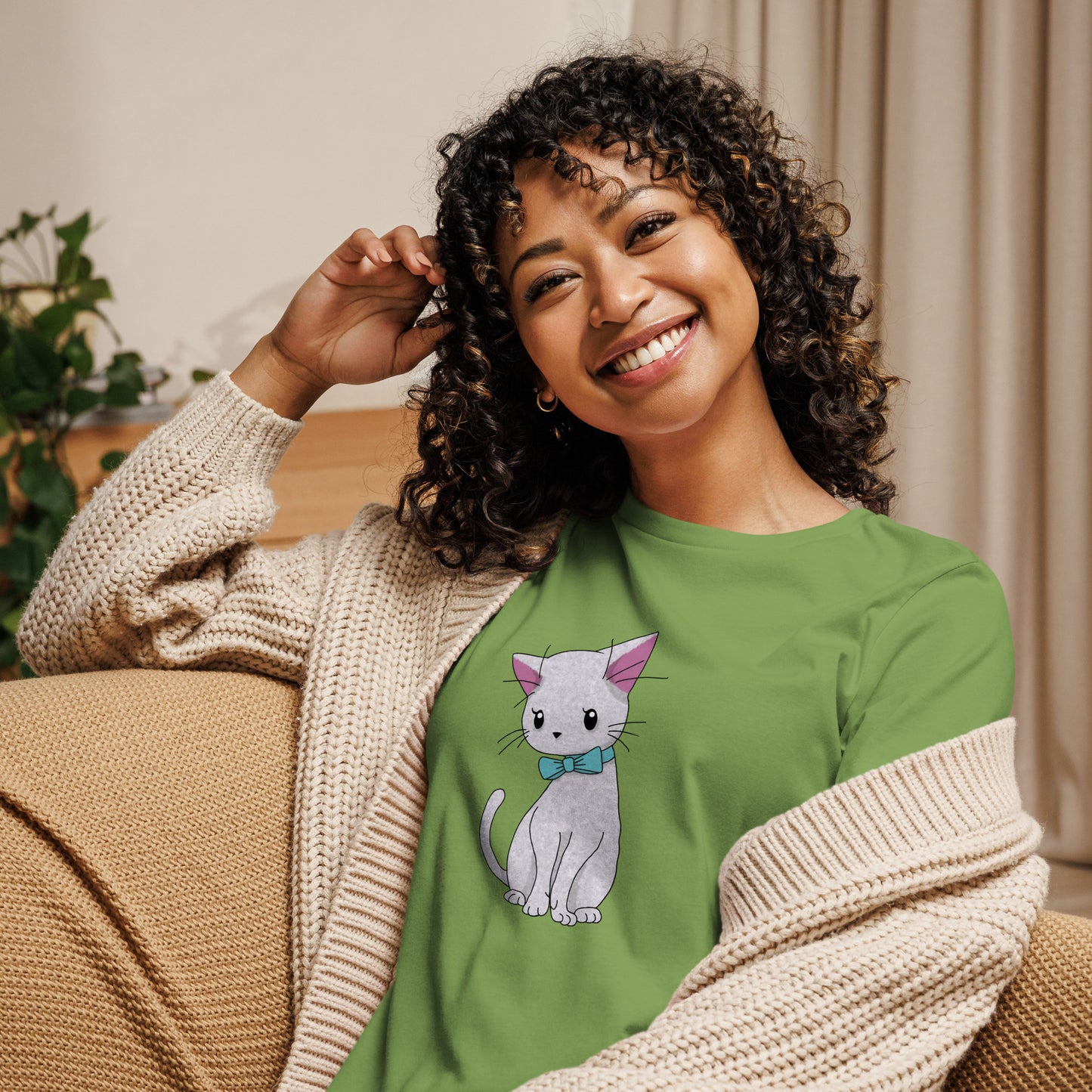 Cat with Bow Tie Women's Relaxed T-Shirt