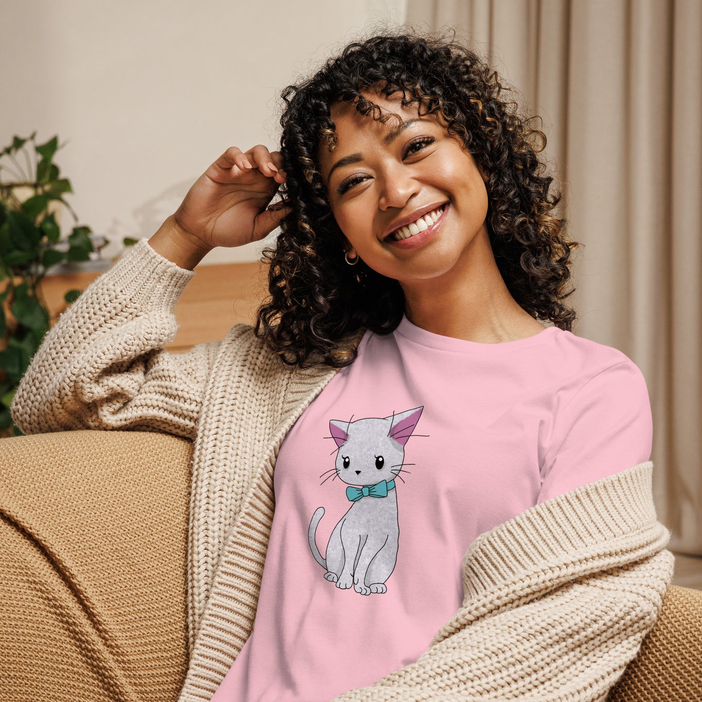 Cat with Bow Tie Women's Relaxed T-Shirt