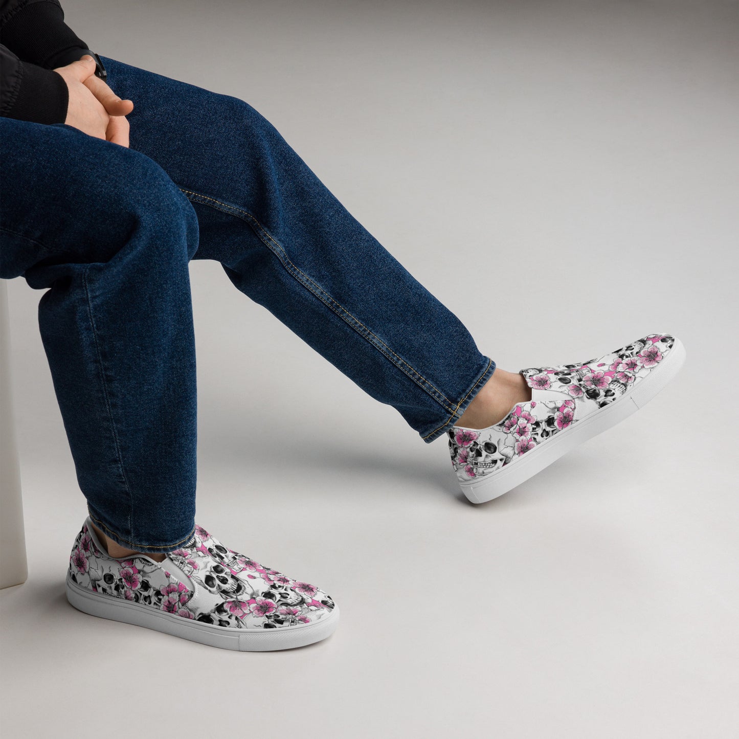 Skulls and Pink Blossoms Men’s Slip-on Canvas Shoes