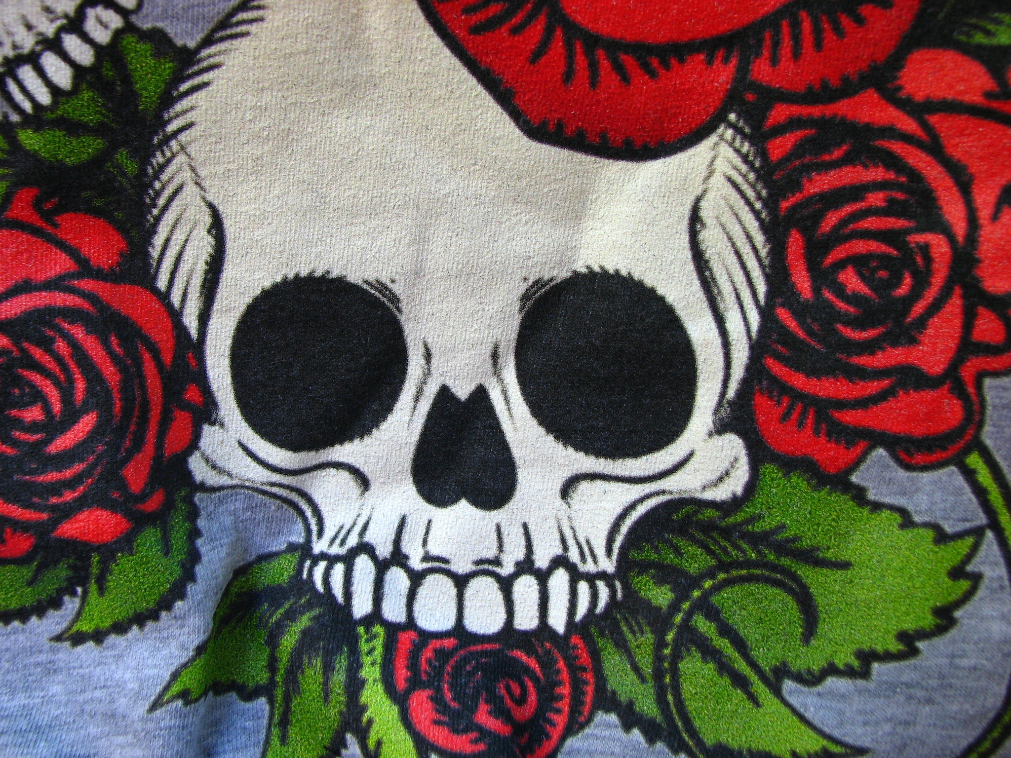 Short-Sleeve Skulls & Roses T-Shirt